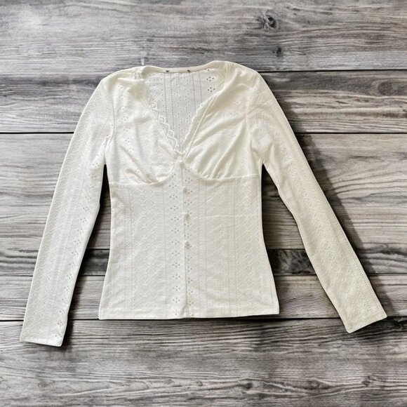 White Lace Trim Eyelet Embroidered Button Detail V-Neck Long Sleeve Top Sz SM - Picture 3 of 5